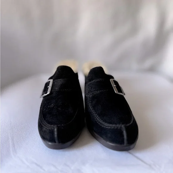 Ugg Size 7 Women’s Black Suede Shearling Heeled Clogs - Picture 4 of 16